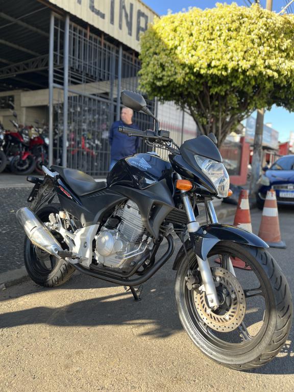 HONDA CB 300 R - Foto