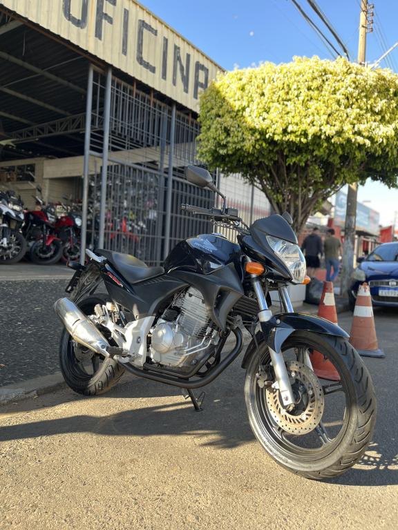 HONDA CB 300 R - Foto