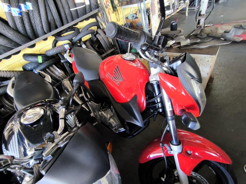 HONDA CB 300 R - Foto