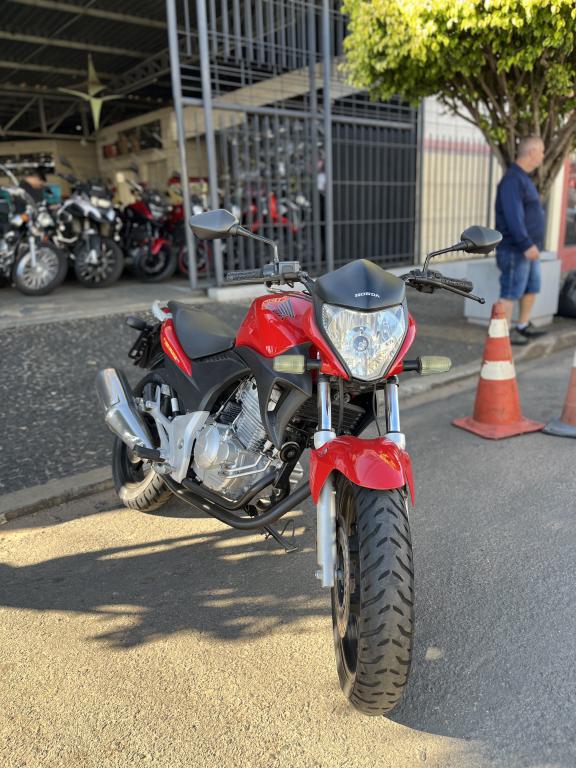 HONDA CB 300 R - Foto