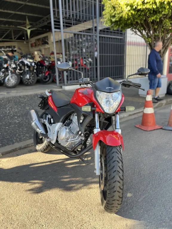 HONDA CB 300 R - Foto