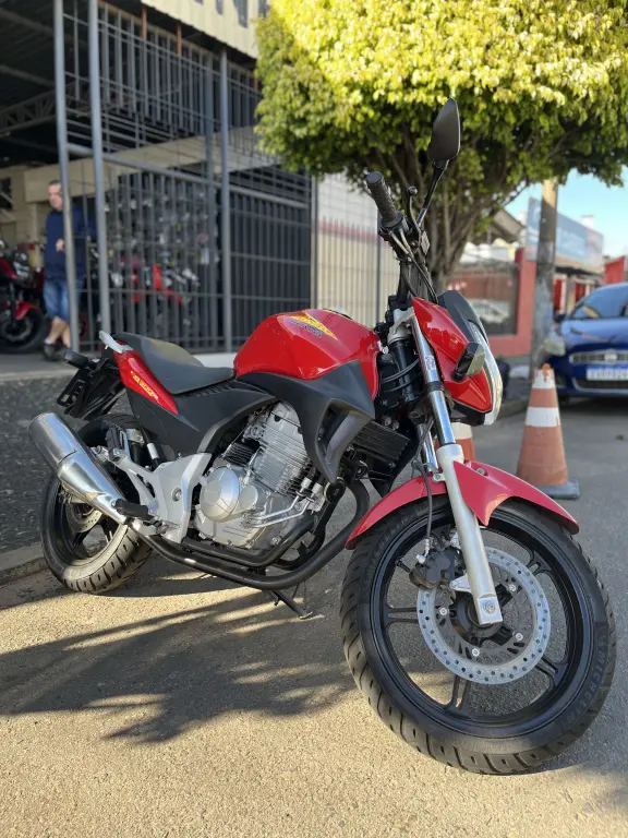HONDA CB 300 R - Foto