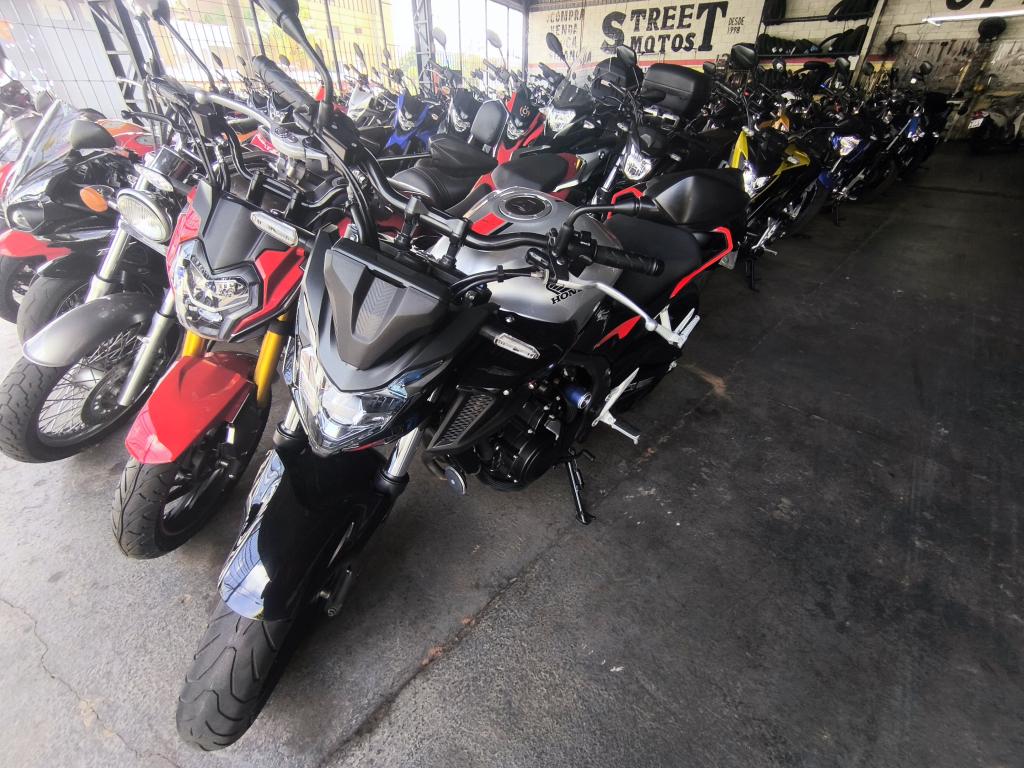HONDA CB 500 F - Foto