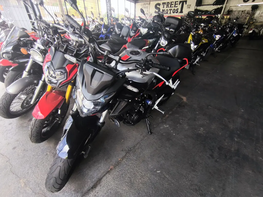 HONDA CB 500 F - Foto