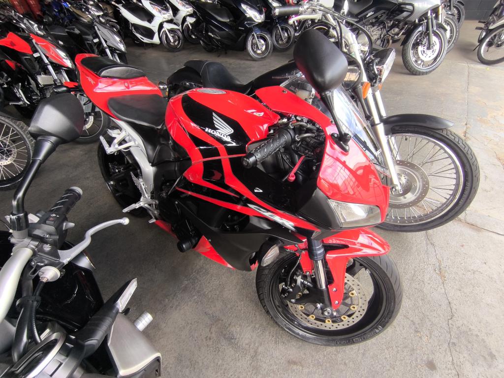 HONDA CBR 600 RR - Foto