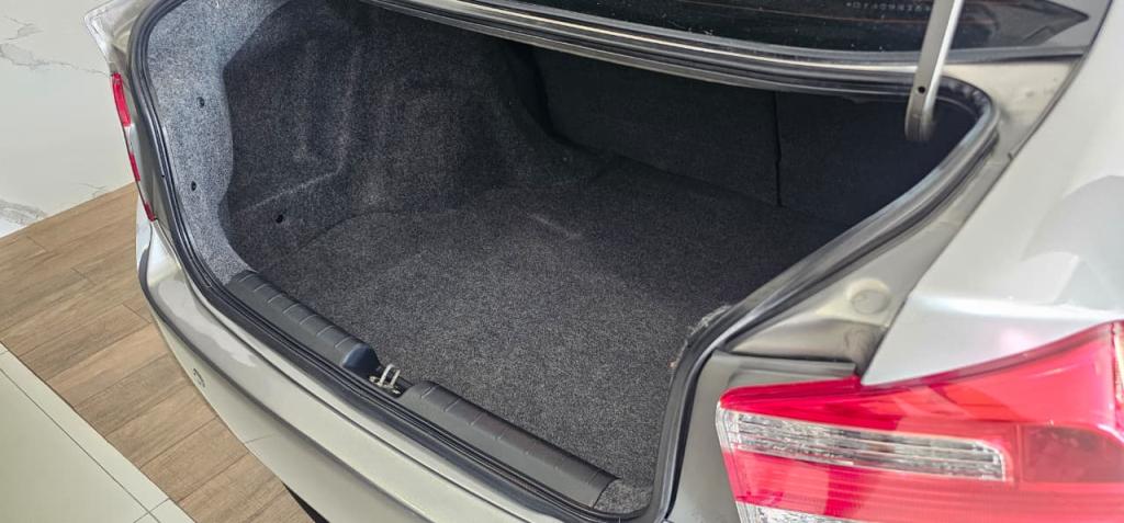 HONDA City Sedan - Foto