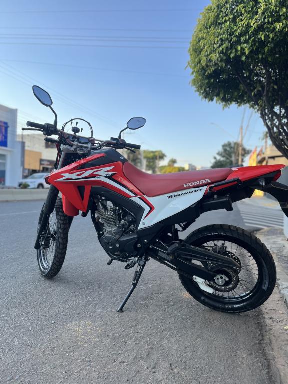 HONDA XR 300 L Tornado - Foto