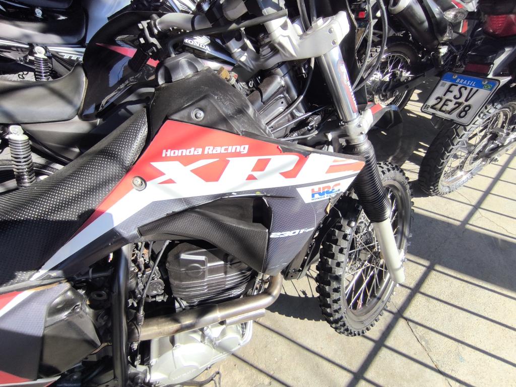 HONDA XRE 300 - Foto