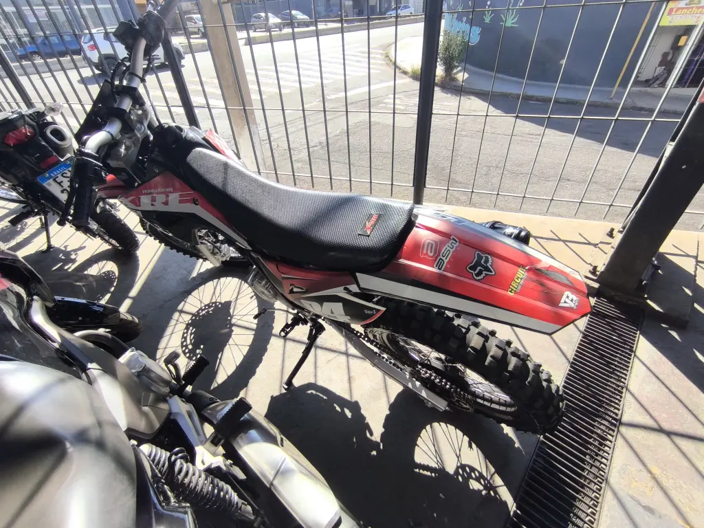 HONDA XRE 300 - Foto