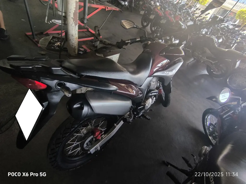 HONDA XRE 300 - Foto