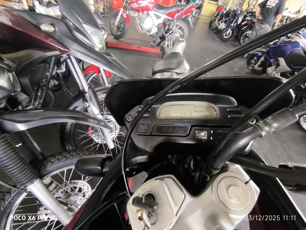 HONDA XRE 300 - Foto