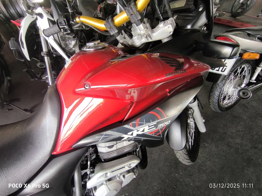 HONDA XRE 300 - Foto