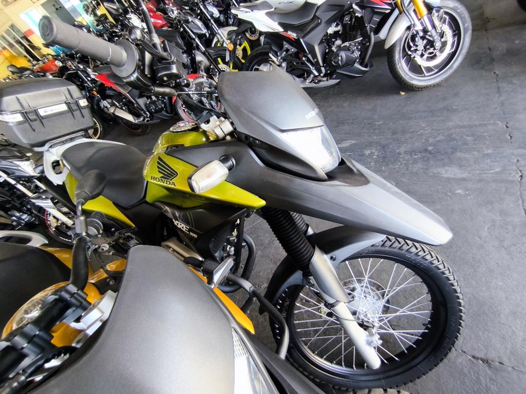 HONDA XRE 300 - Foto