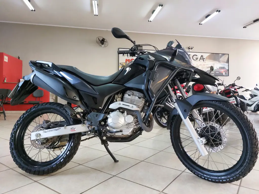 HONDA XRE 300 - Foto