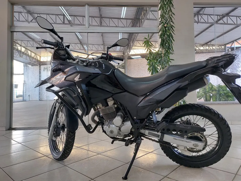 HONDA XRE 300 - Foto