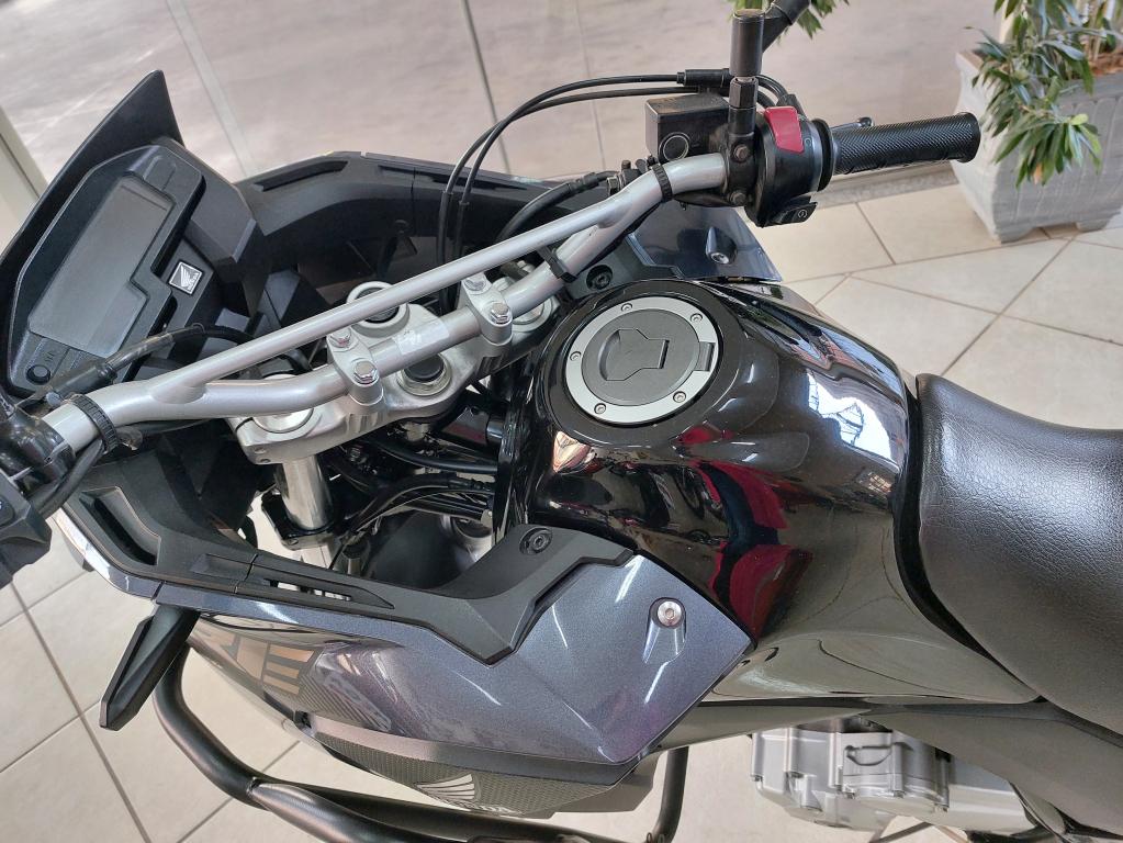 HONDA XRE 300 - Foto