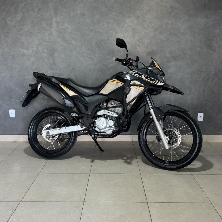 HONDA XRE 300 - Foto