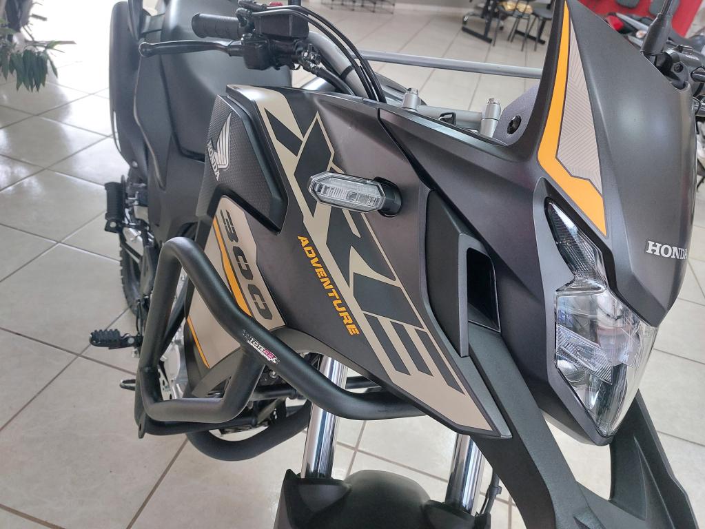 HONDA XRE 300 - Foto