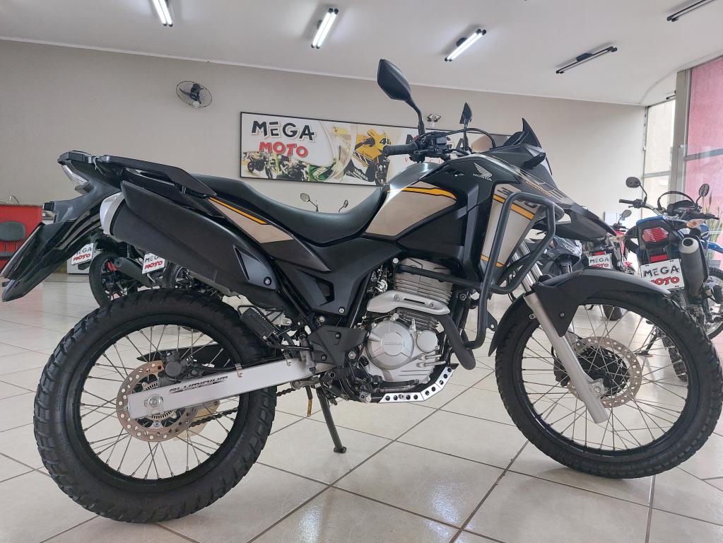 HONDA XRE 300 - Foto