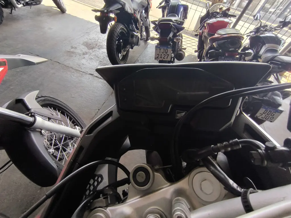 HONDA XRE 300 - Foto