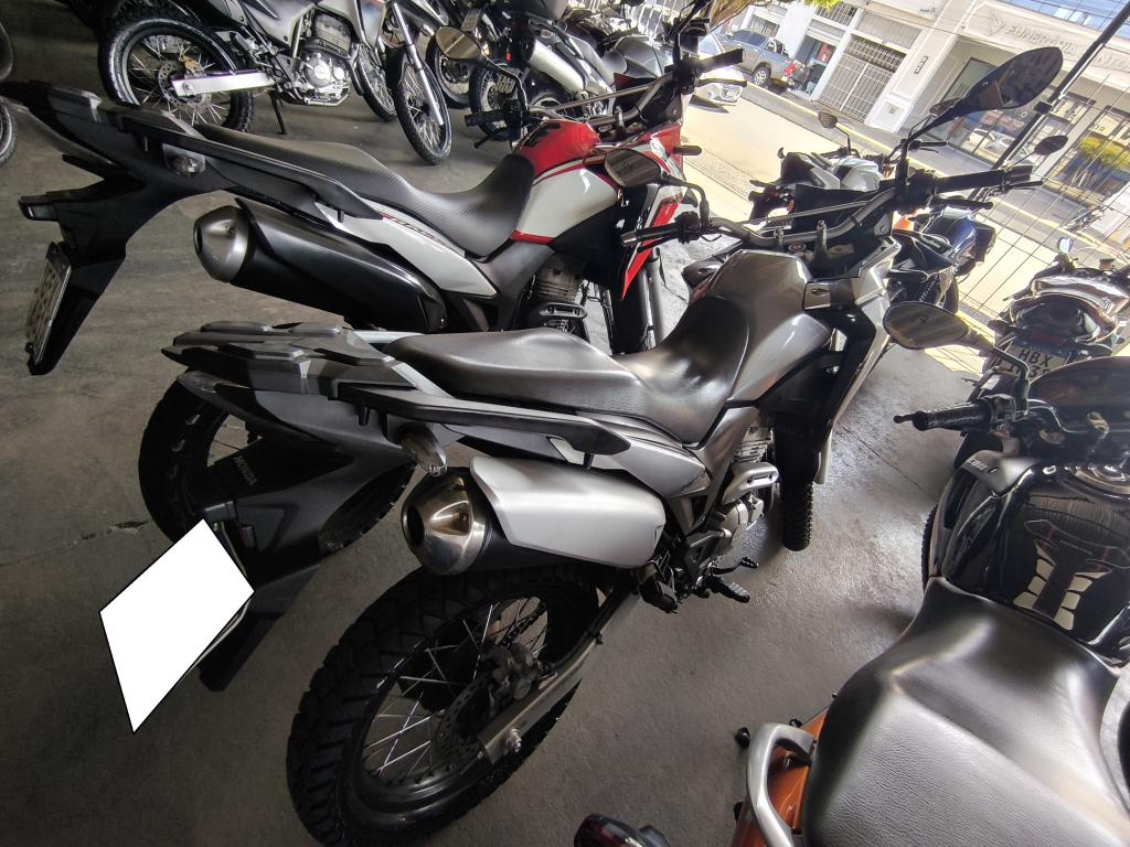 HONDA XRE 300 - Foto