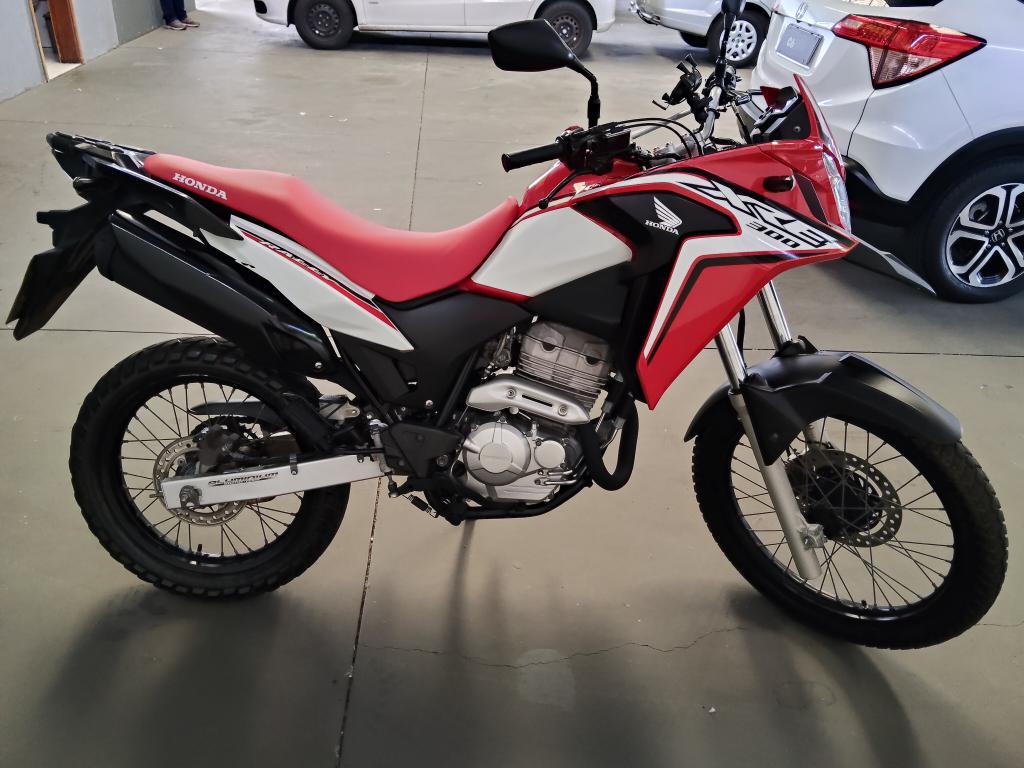 HONDA XRE 300 - Foto