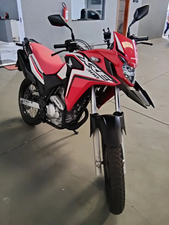 HONDA XRE 300 - Foto