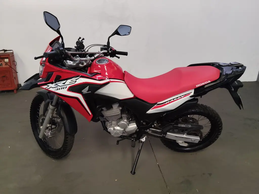 HONDA XRE 300 - Foto