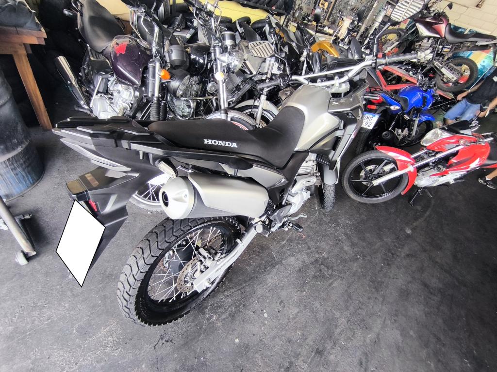 HONDA XRE 300 - Foto