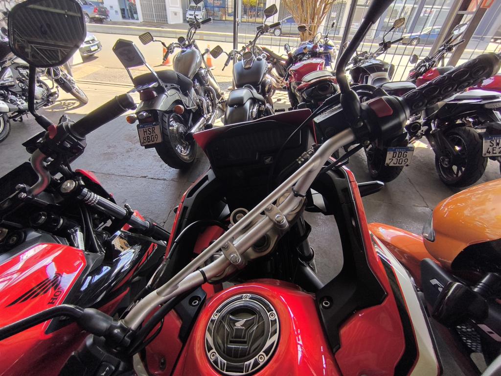 HONDA XRE 300 - Foto