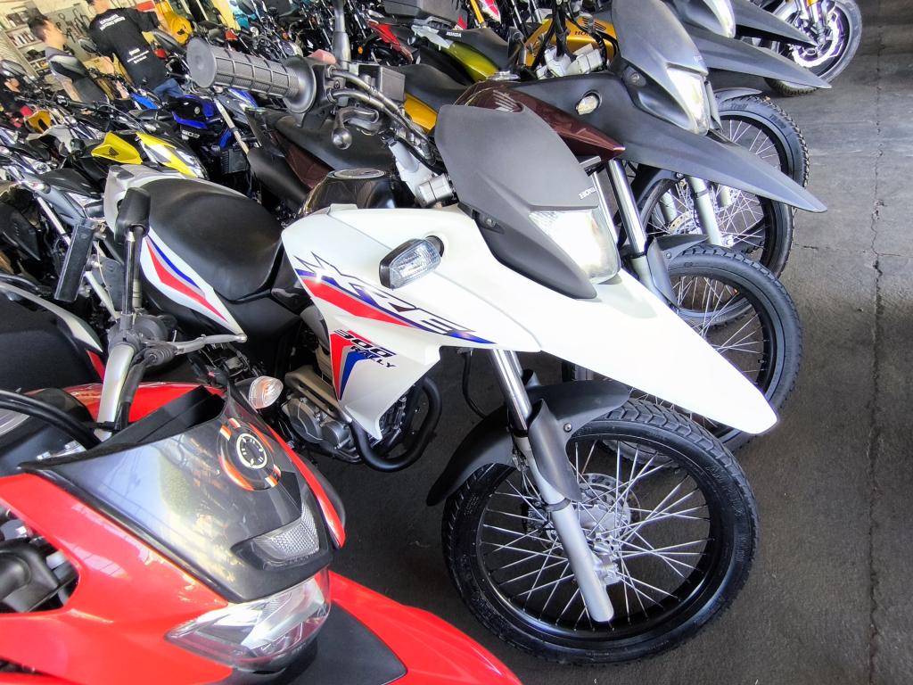 HONDA XRE 300 - Foto