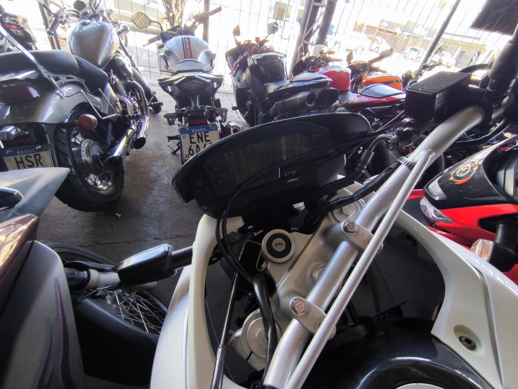 HONDA XRE 300 - Foto