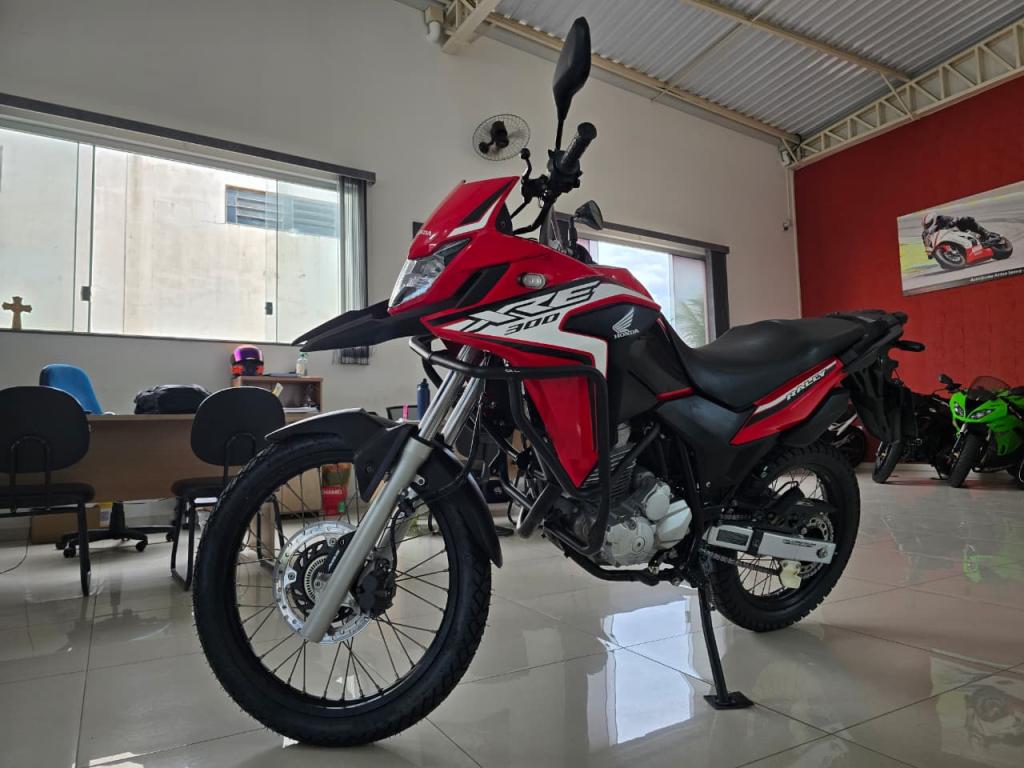 HONDA XRE 300 - Foto