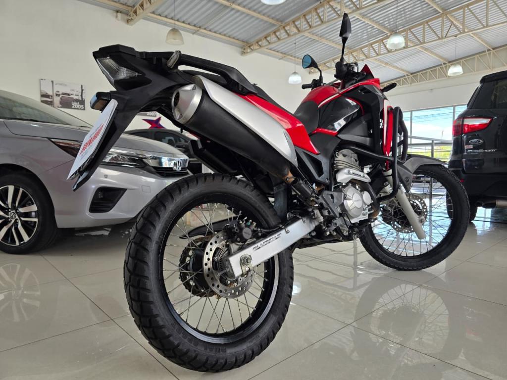 HONDA XRE 300 - Foto