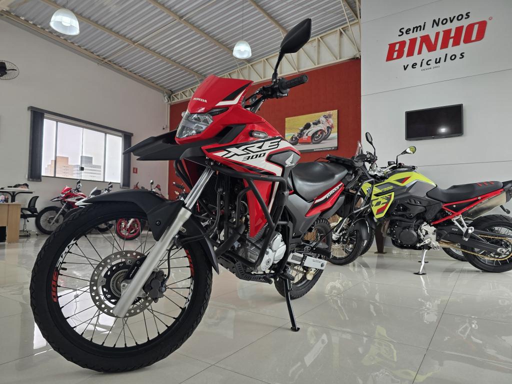 HONDA XRE 300 - Foto