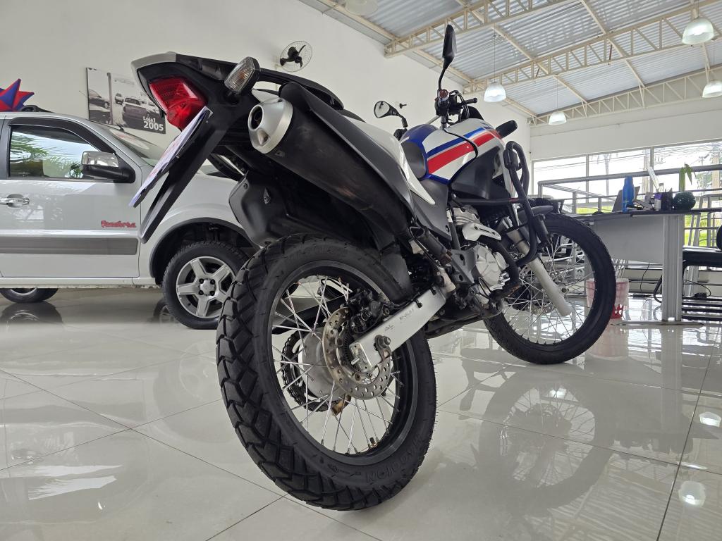 HONDA XRE 300 - Foto
