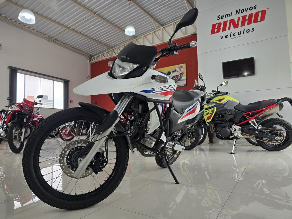 HONDA XRE 300 - Foto