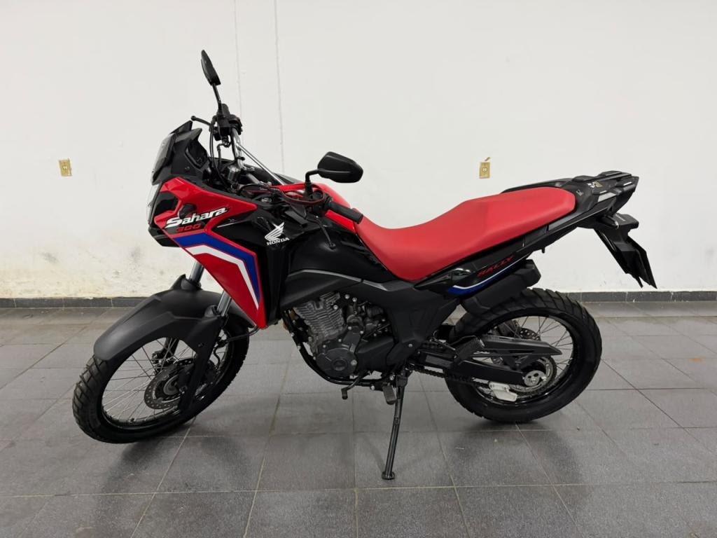 HONDA XRE 300 Sahara - Foto