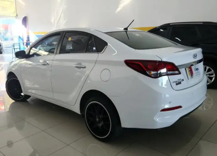 HYUNDAI HB 20 Hatch - Foto
