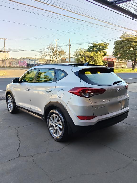 HYUNDAI Tucson - Foto