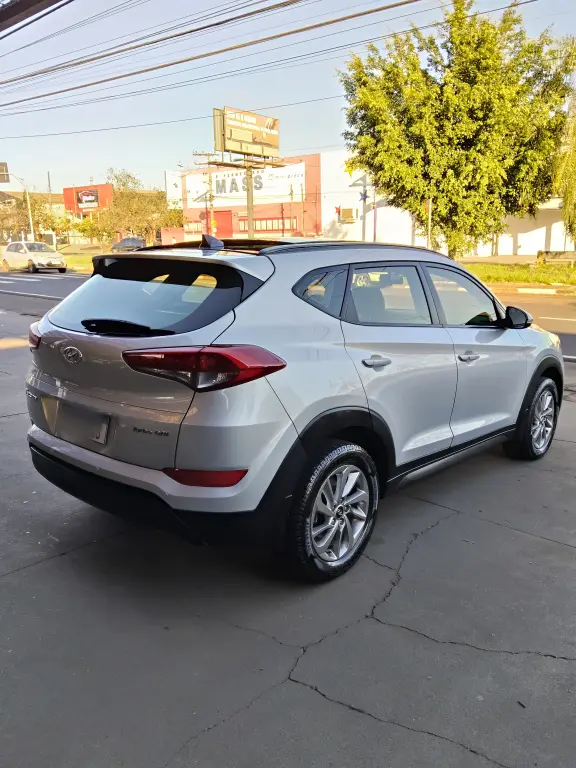 HYUNDAI Tucson - Foto