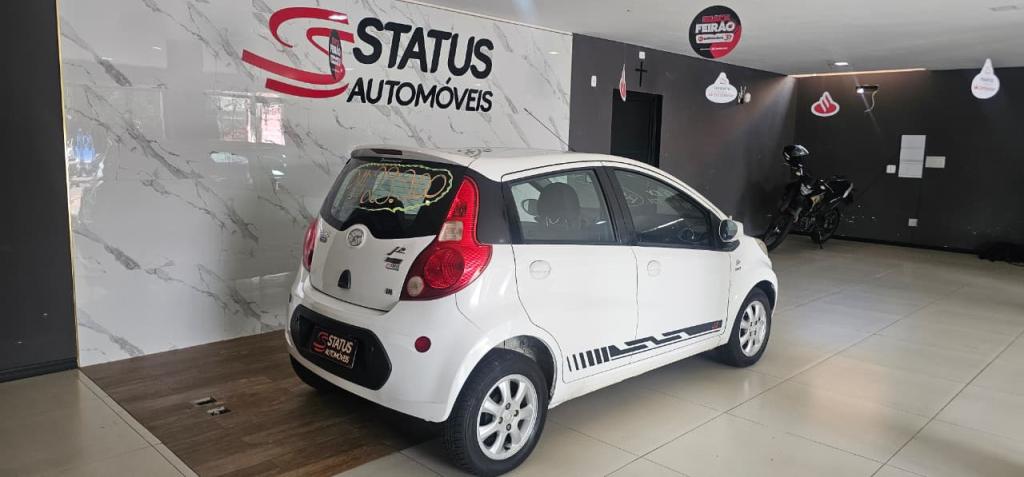 JAC J2 Hatch - Foto