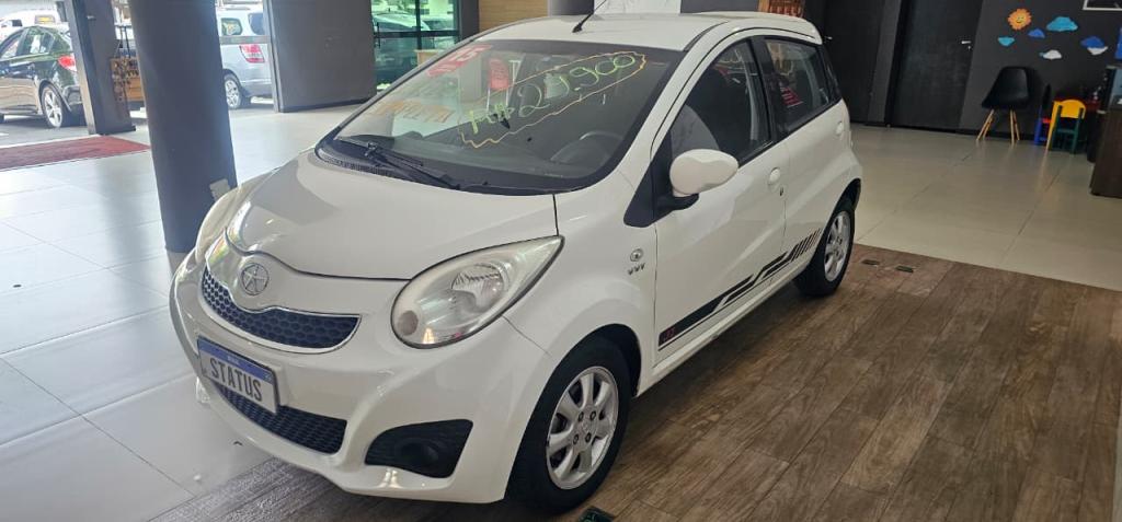JAC J2 Hatch - Foto