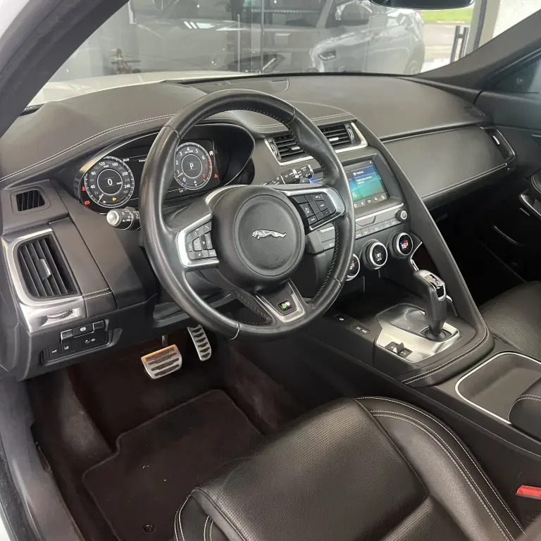 JAGUAR E-Pace - Foto