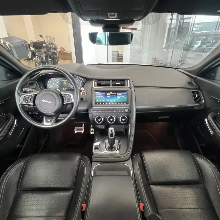 JAGUAR E-Pace - Foto