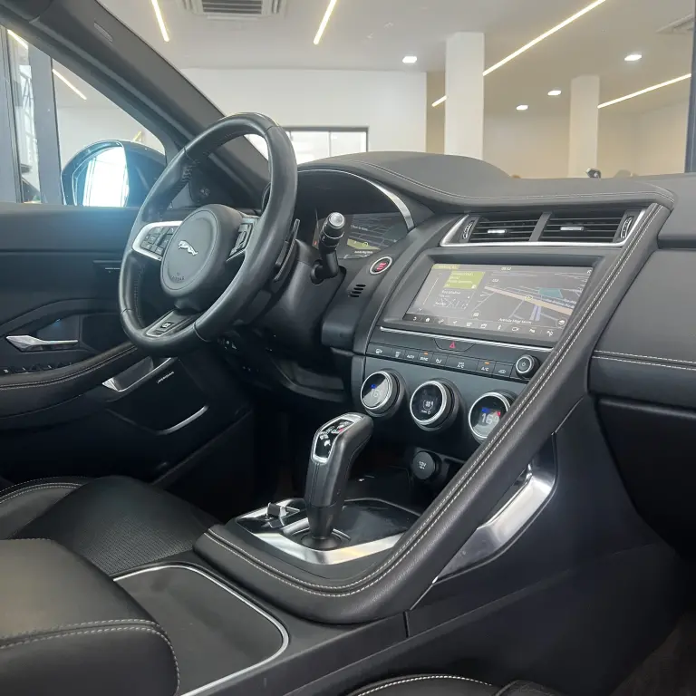 JAGUAR E-Pace - Foto