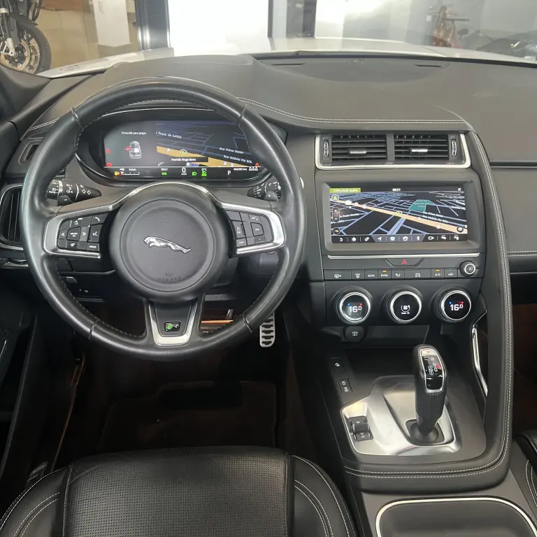 JAGUAR E-Pace - Foto