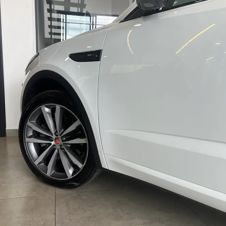JAGUAR E-Pace - Foto