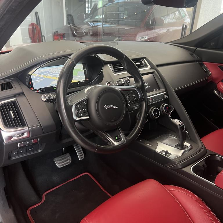 JAGUAR E-Pace - Foto