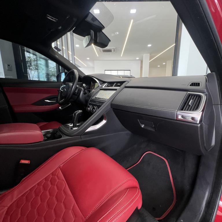 JAGUAR E-Pace - Foto